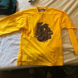 men’s Medium UMD bulldog practice jersey